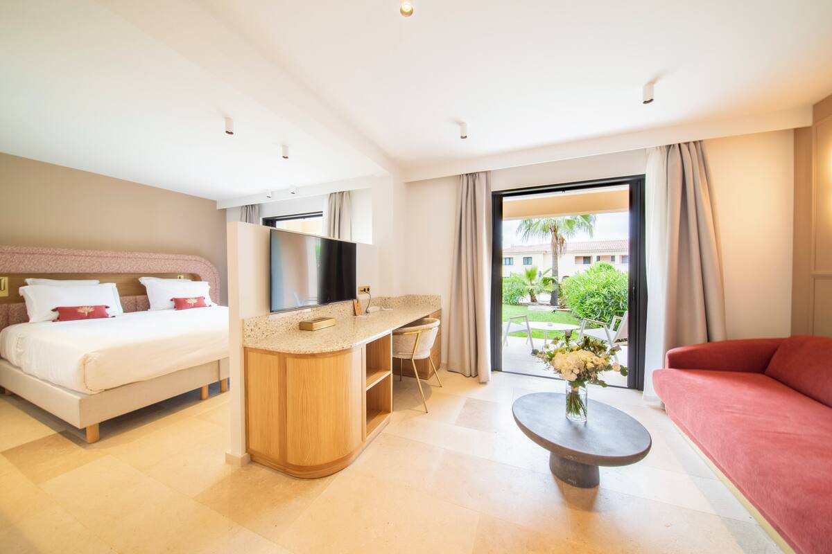 Phòng Suite Deluxe | 1 phòng ngủ, bộ đồ giường cao cấp, két bảo mật tại phòng, bàn 