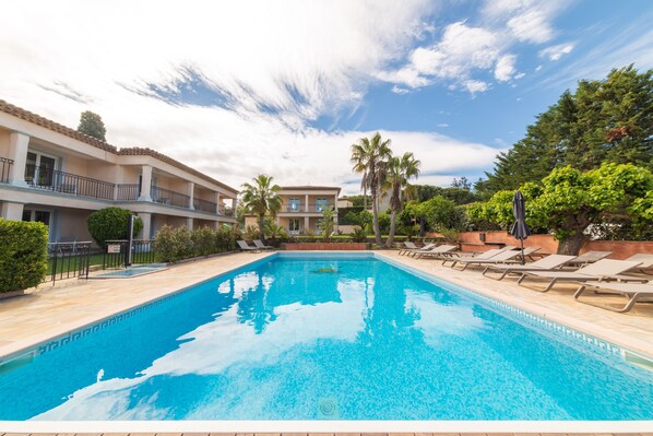 Outdoor pool - Hotel Brin d'Azur - Saint Tropez (Gassin)