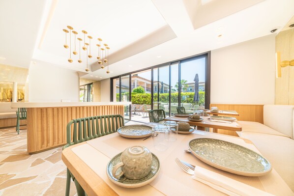 Daily buffet breakfast for a fee - Hotel Brin d'Azur - Saint Tropez (Gassin)