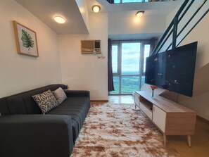 Signature-Apartment, Küche, Blick auf den Golfplatz | Schreibtisch, kostenloses WLAN