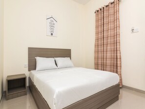 Deluxe Double Room - OYO Life 2735 Graha Nirwana (Batam)