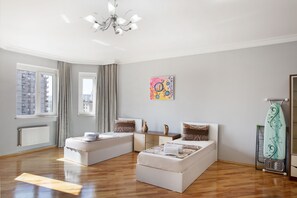 Appartement Premium | Rideaux occultants, chambres insonorisées, fer et planche à repasser