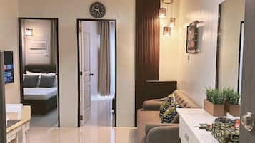 2 bedrooms, in-room safe, iron/ironing board, free WiFi