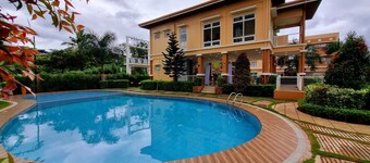 Palawan 2BR Condominium with FREE Swimming Pool, Gym & Parking - 5Kunzite
