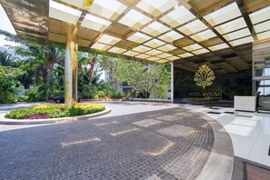 Property entrance - Hotel Mousai Puerto Vallarta Spa & Resort (Puerto Vallarta)