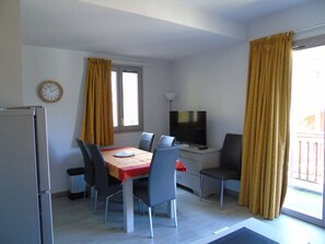 Dining - 3-piece apartment, near chairlift, fully equipped (Modane)