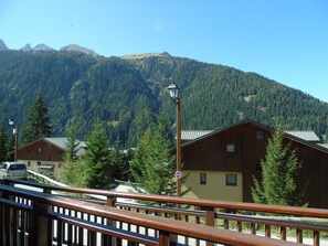 Property grounds - 3-piece apartment, near chairlift, fully equipped (Modane)