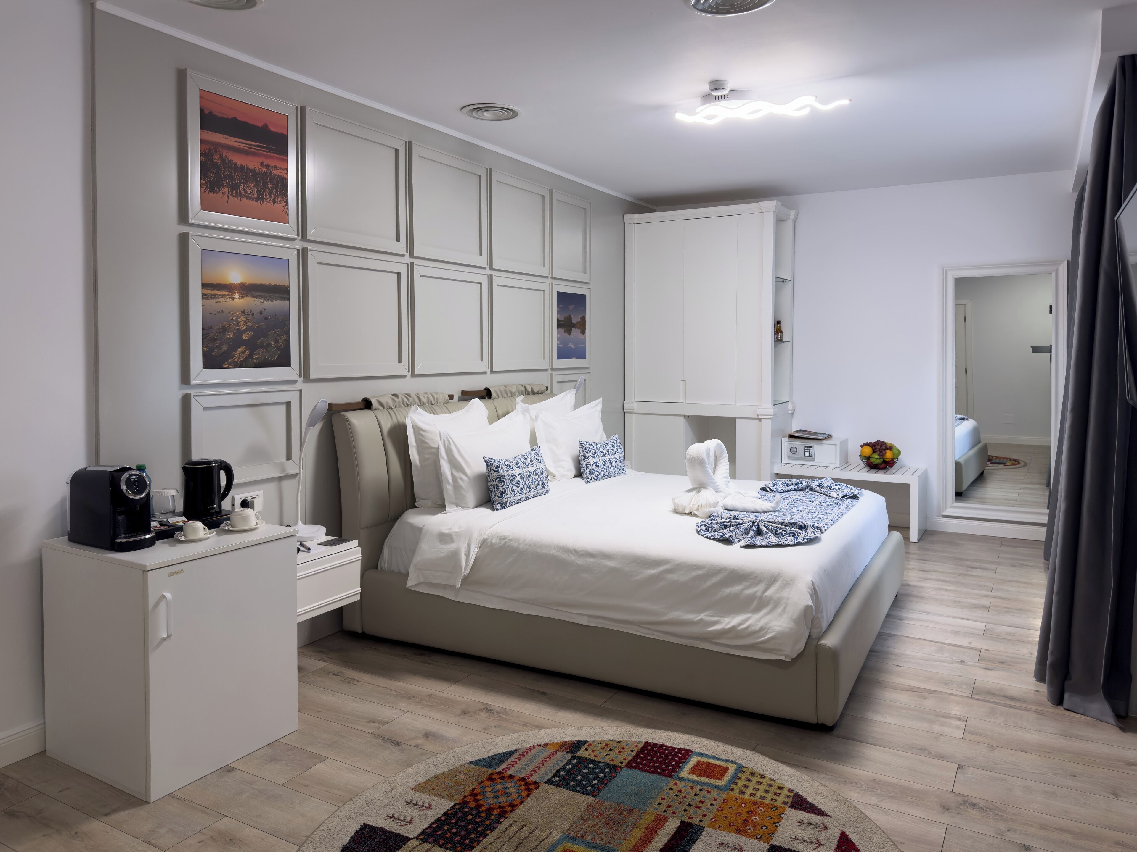 Two Bedroom Suite | Sengetøy av topp kvalitet, dundyner, memory foam-senger og minibar