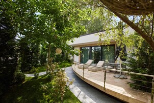 Executive Terrace Room | 高档床上用品、羽绒被、记忆海绵床垫、迷你吧