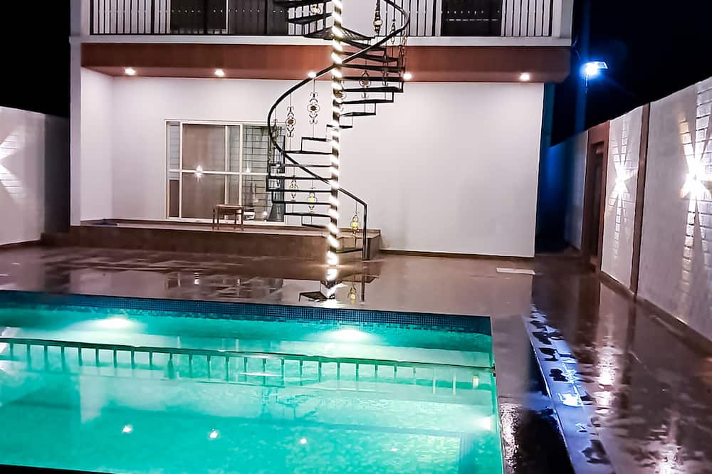 Roomshala 135 Paradise Villa Banglore