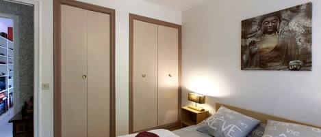 5 chambres, fer et planche à repasser, Wi-Fi gratuit, draps fournis