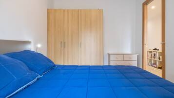 1 bedroom, iron/ironing board, bed sheets