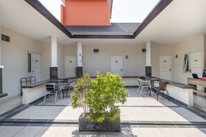 Lobby - OYO Living 1877 Side Corner (West Cirebon)