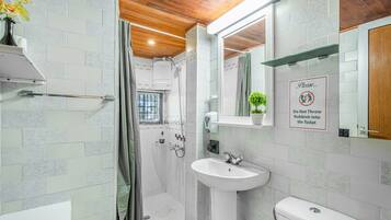 Douche, serviettes fournies