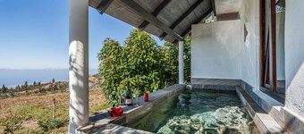 Vacation Home 'Land Of Dreams' with Sea View, Shared Pool and Wi-Fi