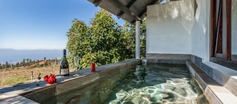 Vacation Home 'Land Of Dreams' with Sea View, Shared Pool and Wi-Fi