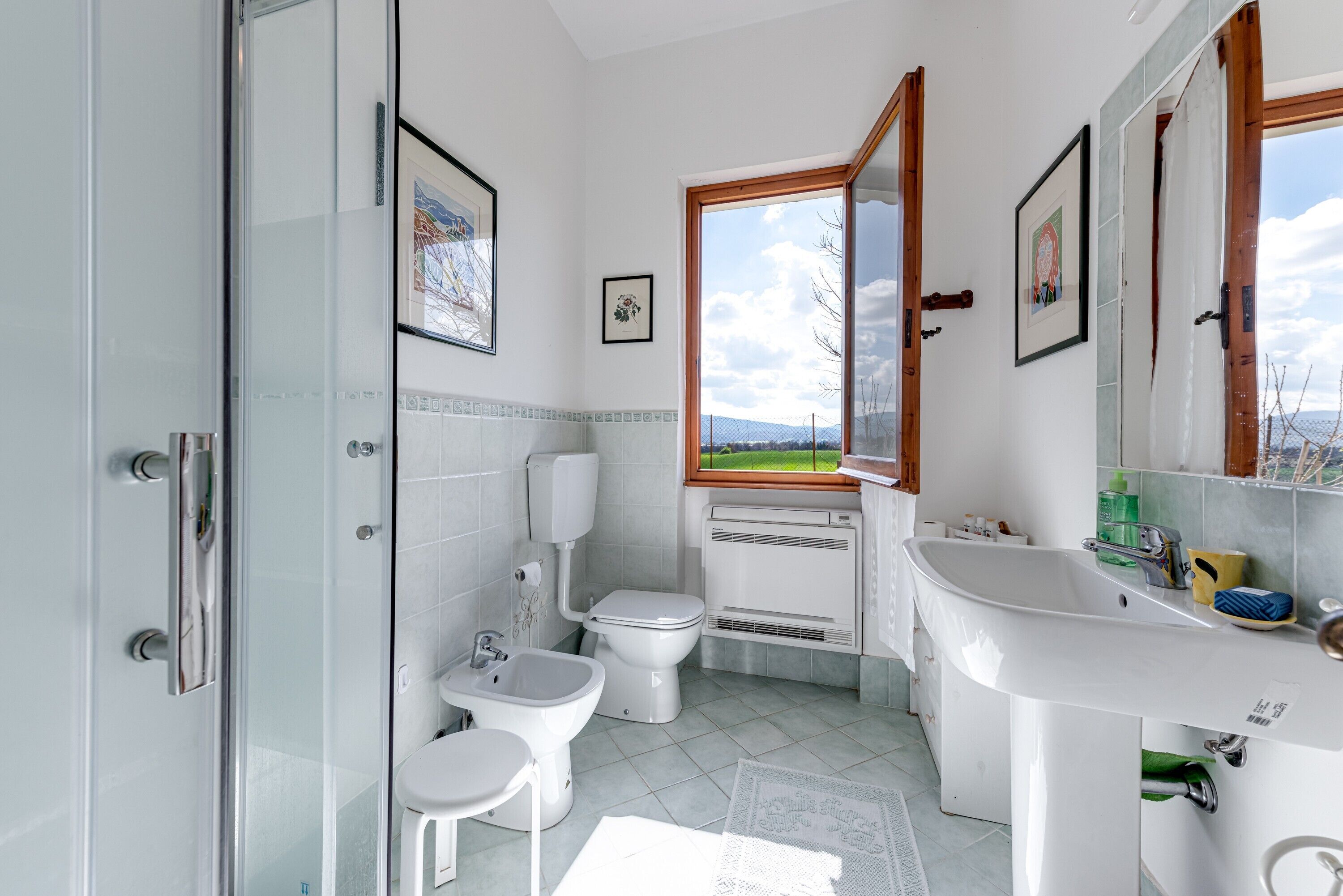 Shower, free toiletries, hair dryer, towels