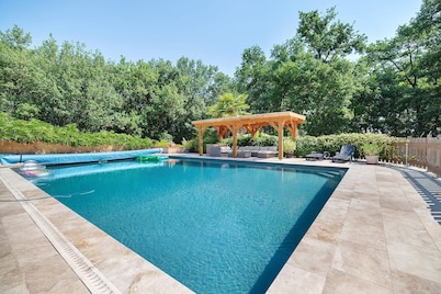 Holiday Home 'Appartement Type F4' with Shared Pool, Private Terrace and Wi-Fi