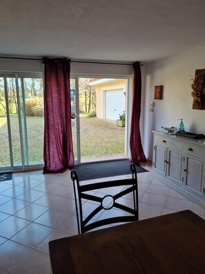 Interior - Holiday Home 'Appartement Type F4' with Shared Pool, Private Terrace and Wi-Fi (Maurens)