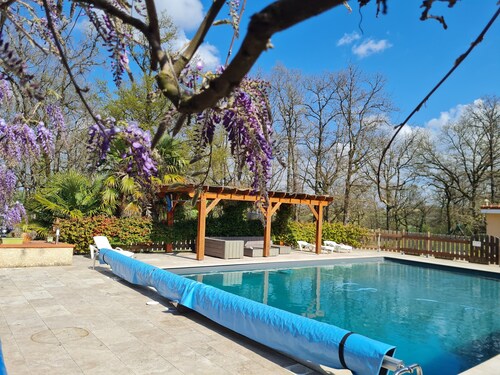 Holiday Home 'Appartement Type F4' with Shared Pool, Private Terrace and Wi-Fi