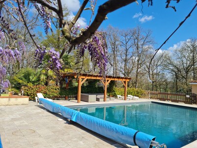 Holiday Home 'Appartement Type F4' with Shared Pool, Private Terrace and Wi-Fi