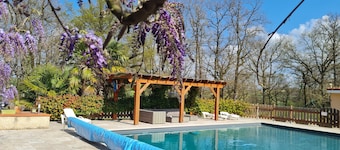 Holiday Home 'Appartement Type F4' with Shared Pool, Private Terrace and Wi-Fi