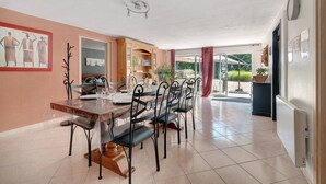 Unclassified image, 5 of 24, button - Holiday Home 'Appartement Type F4' with Shared Pool, Private Terrace and Wi-Fi (Maurens)