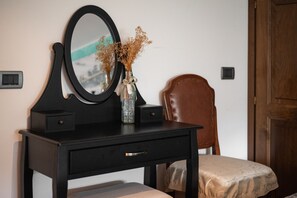 Interior - Holiday Home 'I Prati' with Private Pool, Private Terrace and Wi-Fi (Elmo)