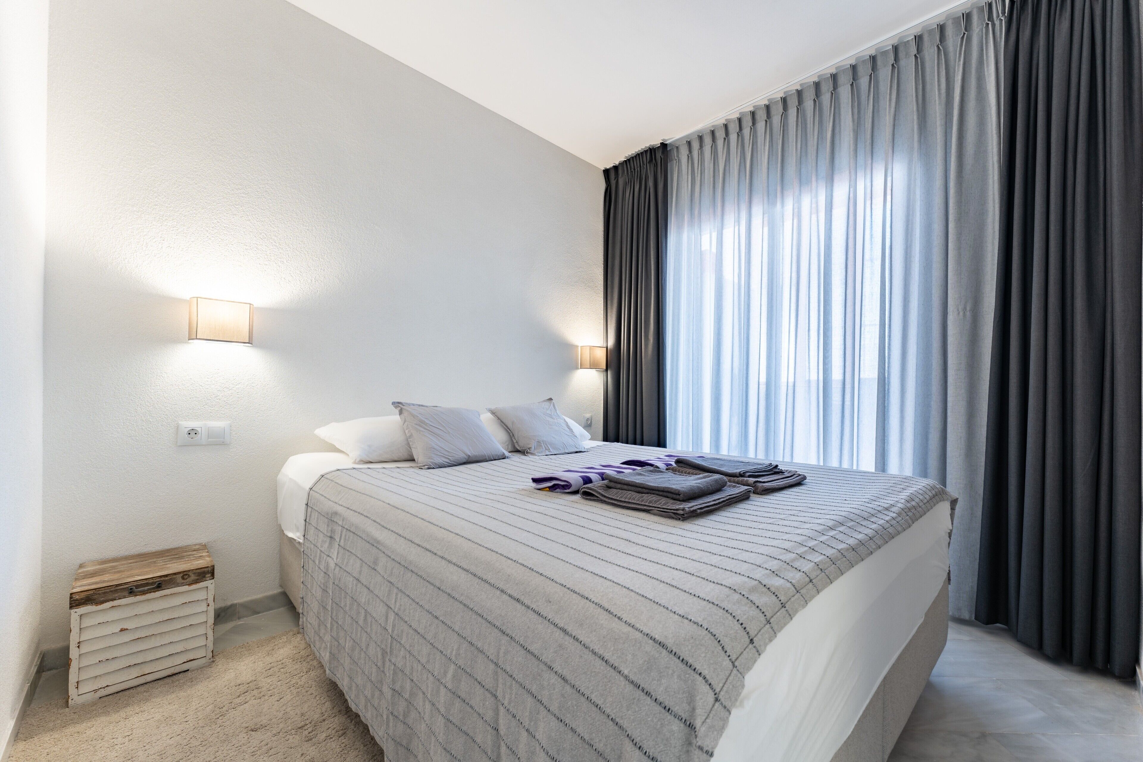 2 bedrooms, iron/ironing board, free WiFi, bed sheets