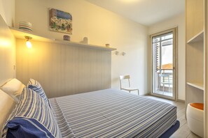 1 bedroom, iron/ironing board, free WiFi, bed sheets - Holiday Home 'Villafranca' with Sea View, Wi-Fi and Air Conditioning (Alghero)