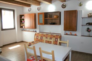 Dining - A Casa DI Gio' Appartamento 3 (loreto)