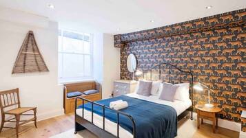 2 bedrooms, travel crib, WiFi