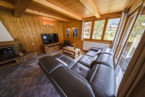 Télévision, cheminée