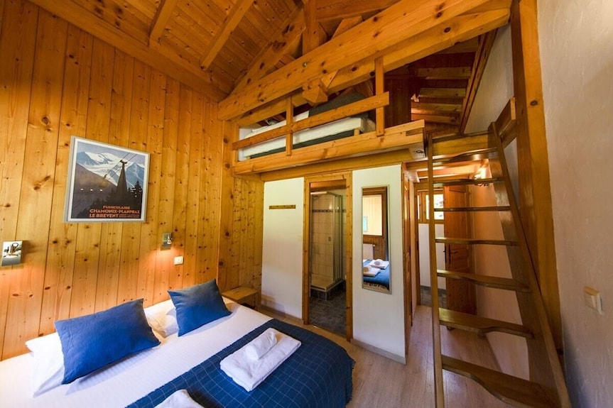 Direct Access To Avoriaz. 500m From Prodain's Telecabine. Ski Back Into Chalet.<br>4 Bedrooms + 4 Bathrooms + Jacuzzi & Open Fire. - Avoriaz