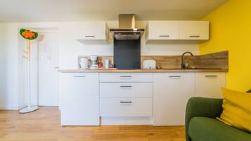 Fridge, microwave, dishwasher, coffee/tea maker