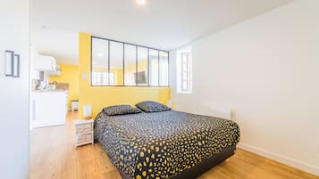 1 slaapkamer, een strijkplank/strijkijzer, gratis wifi, beddengoed
