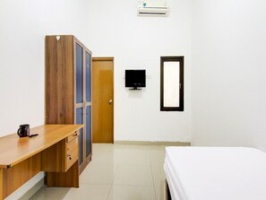 Deluxe-Einzelzimmer | Laptopgeeigneter Arbeitsplatz, kostenloses WLAN, Bettwäsche