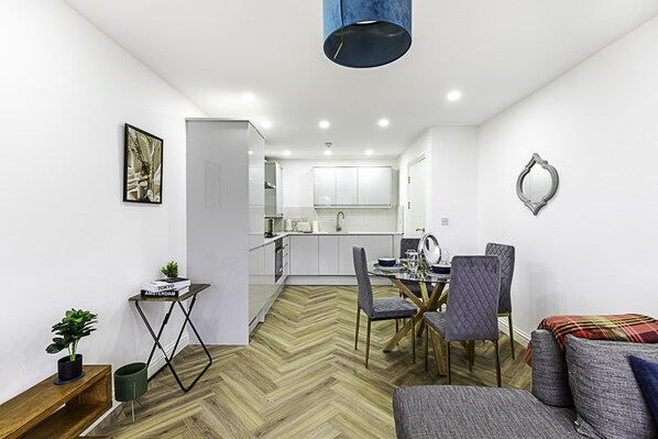 Eenvoudig appartement, meerdere bedden | Interieur