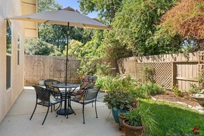 Outdoor dining - A fresh new offering - Welcome to your Chico Getaway! (Chico)