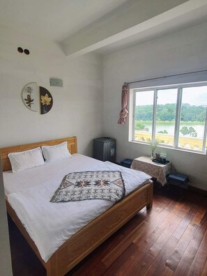 Executive Double Room Single Use | Desk, laptop workspace, iron/ironing board, free WiFi