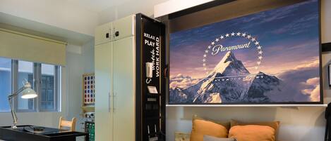 1 dormitorio, tabla de planchar con plancha, wifi y ropa de cama