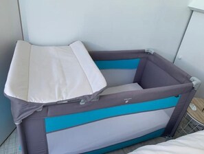 1 Schlafzimmer, Bügeleisen/Bügelbrett, Reisekinderbett, kostenloses WLAN