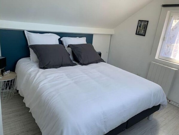 1 bedroom, iron/ironing board, travel cot, free WiFi