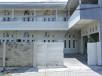 OYO 93203 Kost Eksklusif Syariah