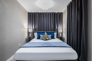 2 habitaciones, escritorio, tabla de planchar con plancha y wifi gratis