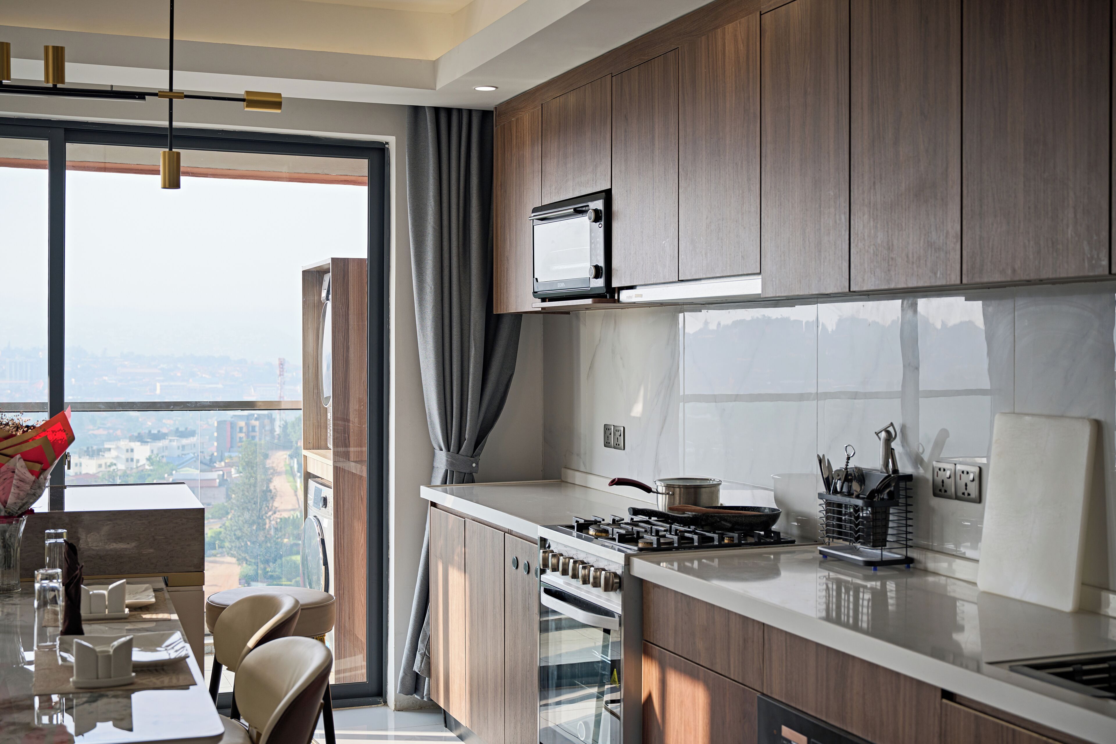 Elite Duplex, 4 Bedrooms, Patio, City View | Private kitchen | Full-size fridge, microwave, oven, stovetop