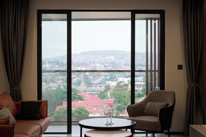 City Apartment, 2 Bedrooms, Balcony, City View | Living area