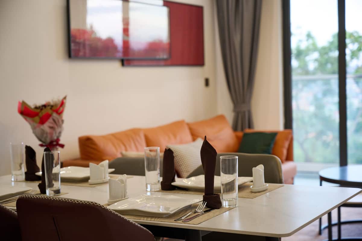 Comfort Shared Dormitory, 2 Bedrooms, Non Smoking, Garden View | Living area