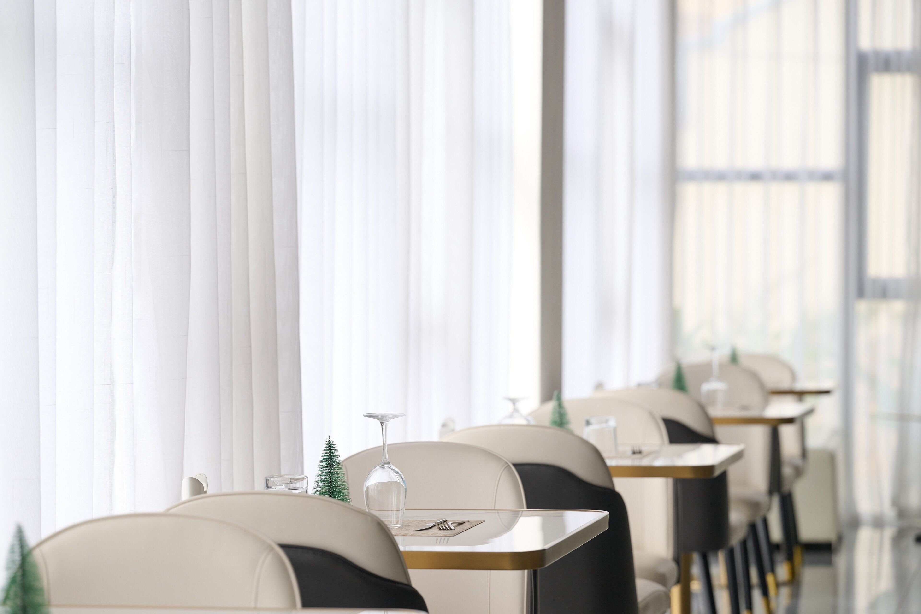 Free daily full breakfast 