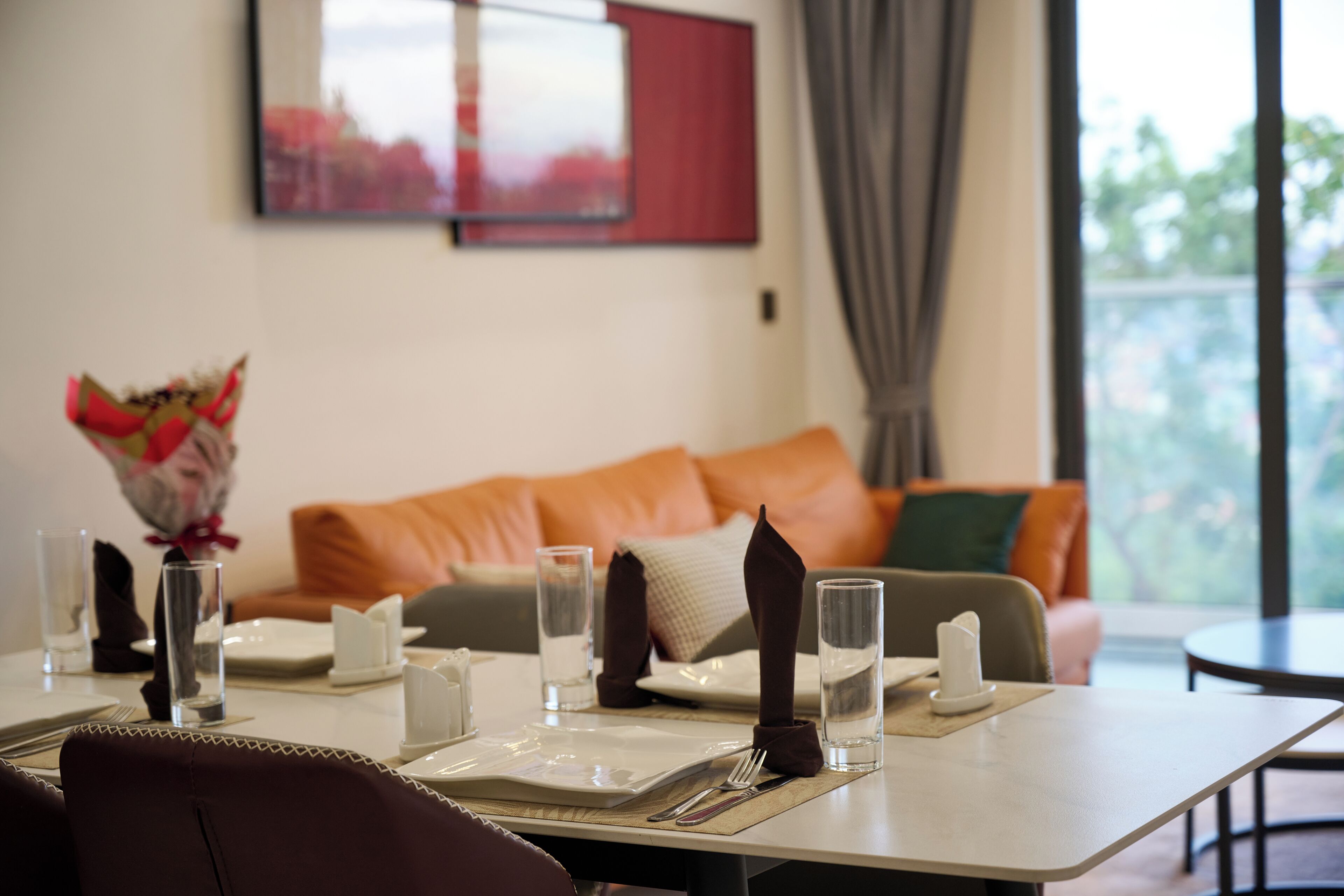 Desk, laptop workspace, iron/ironing board, free WiFi